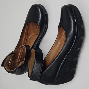 Clarks Artisan Wynnemere Wedge Platform Wedge Sandals Velcro Strap Size 8